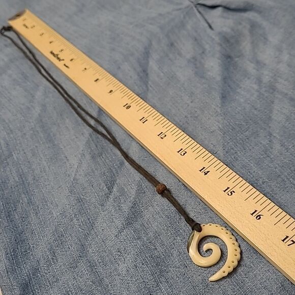 Abalone and Bone handcrafted pendant on leather necklace unisex - Picture 3 of 4